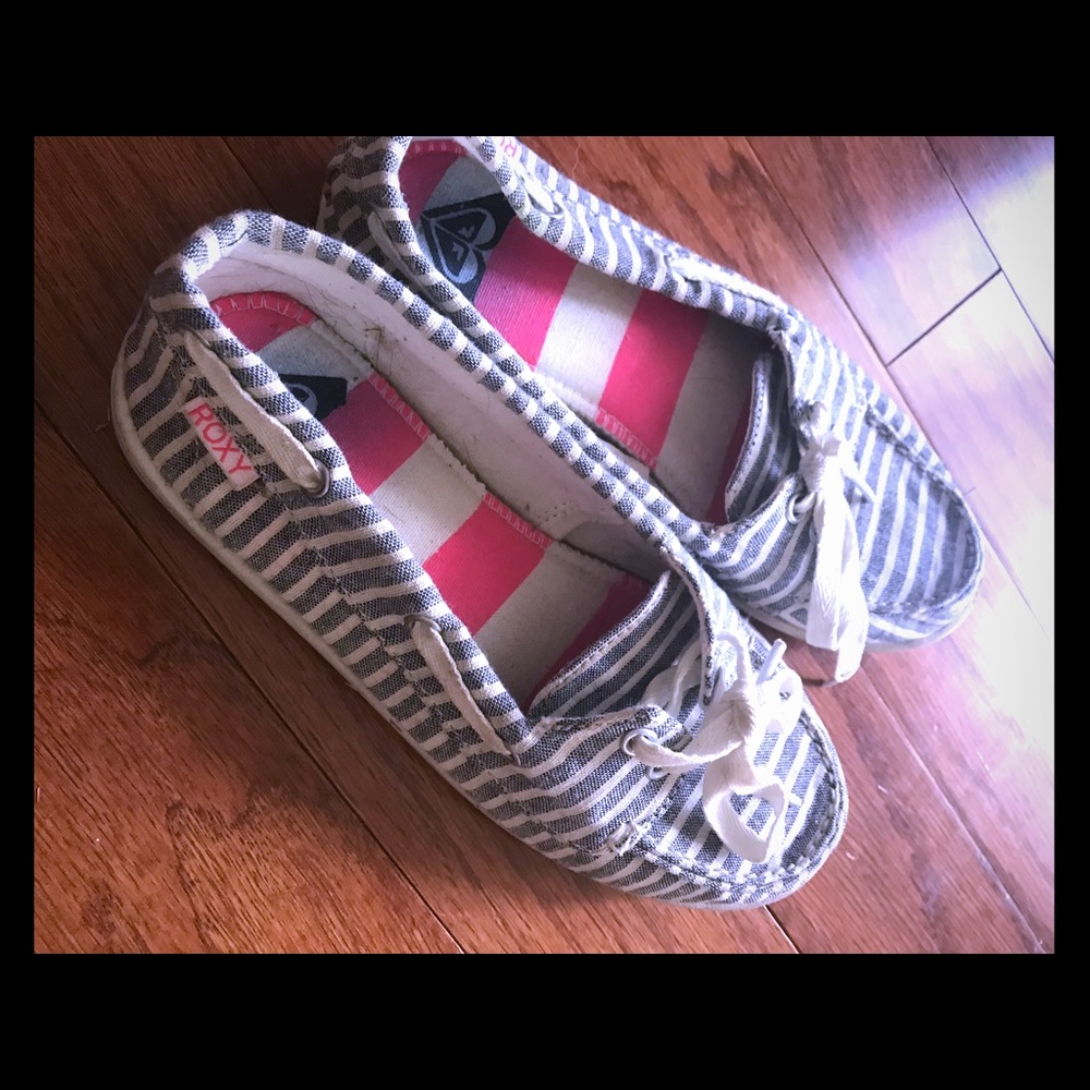 Girls Roxy slip on’s